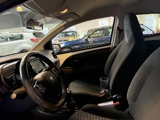 Peugeot 108 1.0 e-VTi Allure picture 17