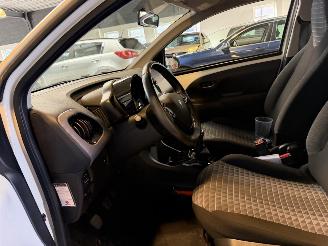 Peugeot 108 1.0 e-VTi Allure picture 16