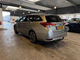 Toyota Auris Touring Sports 1.8 Hybrid Dynamic picture 3