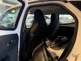 Toyota Aygo 1.0 VVT-i x-play picture 13