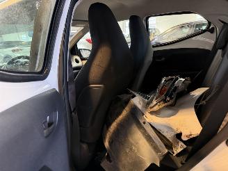 Toyota Aygo 1.0 VVT-i x-play picture 14
