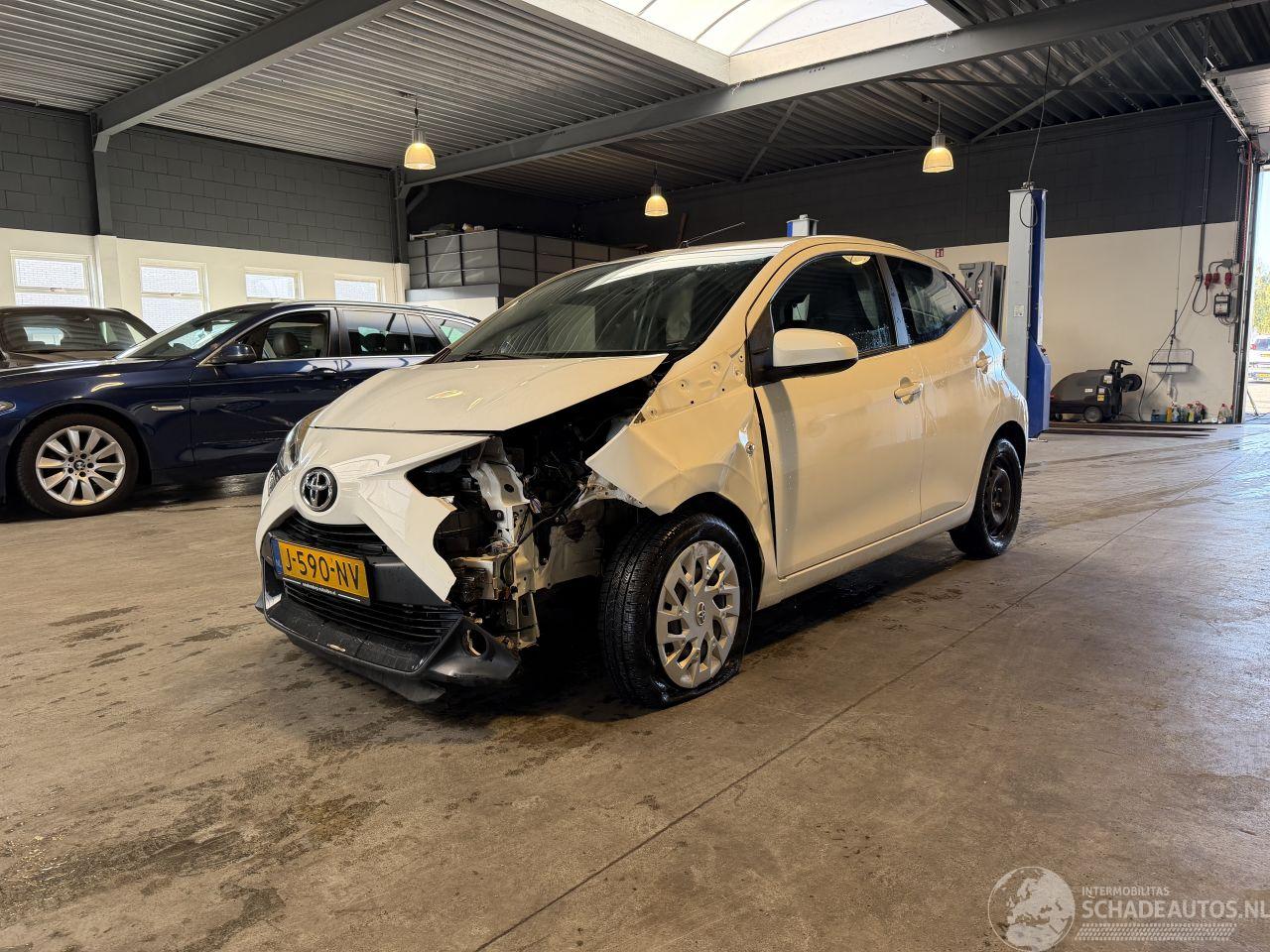 Toyota Aygo 1.0 VVT-i x-play