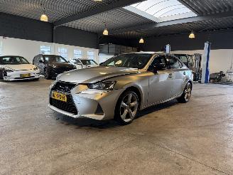 Lexus IS 300h Hybrid Sp. Ed. picture 1