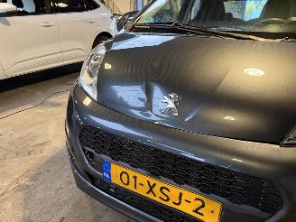 Peugeot 107 1.0 Active picture 9