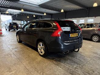 Volvo V-60 2.4 D6 AWD Plug-In Hybrid Summum picture 3