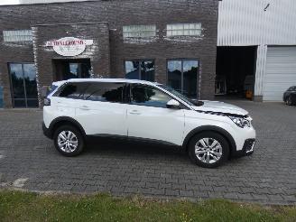 krockskadad bil auto Peugeot 5008 1.2 PT BL. EXECUTIVE 2019/6