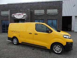 Vaurioauto  passenger cars Opel Vivaro-e L3H1 EDITION 50 KWH 2022/6