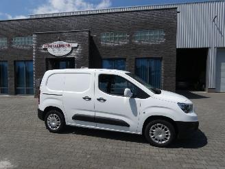 skadebil bedrijf Opel Combo 1.5D L1H1 EDITION SCHADEVRIJ!!! 2021/2