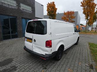 Volkswagen Transporter 2.0 TDI L2H3 Comfortline picture 3