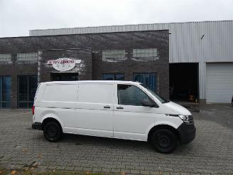 skadebil bedrijf Volkswagen Transporter 2.0 TDI L2H3 Comfortline 2023/4