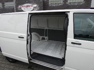 Volkswagen Transporter 2.0 TDI L2H3 Comfortline picture 4