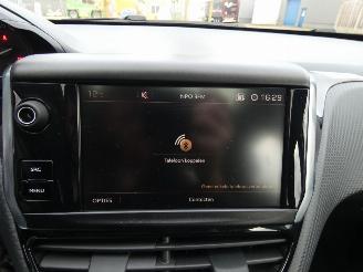 Peugeot 2008 1.2 PureT. Blue Lion picture 19