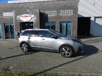 Schadeauto Peugeot 5008 1.2 PureTech GT-Line 1ste eigenaar dealer onderhouden!!! 2020/1