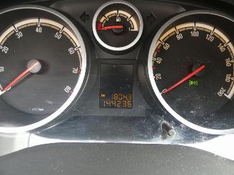 Opel Corsa 1.2-16V 111 Edition picture 14