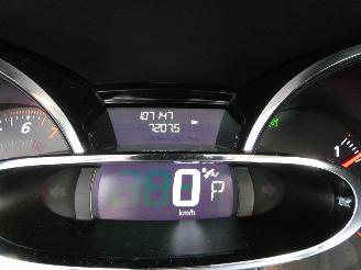 Renault Clio Estate 1.2 GT picture 12