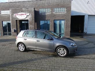 Damaged car Volkswagen Golf 1.2 TSI Highl. BlueM 2013/1