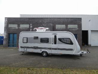 krockskadad bil caravan Hobby  545 KMF La Vita Veneto stapelbed dak airco vloerverwarming 2010/4