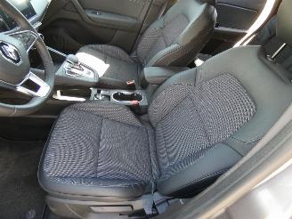 Renault Captur 1.6 E-Tech Hybrid 145 SL Rive Gauche picture 11