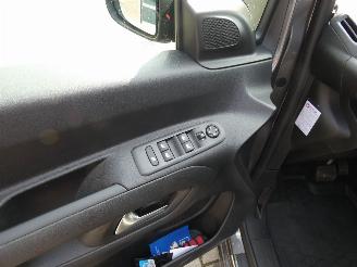 Opel Combo LIFE 1.2 T. L2H1 Edition picture 16