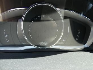 Volvo V-60 D6 Twin Engine R-Design picture 18