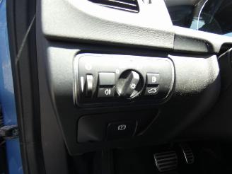 Volvo V-60 D6 Twin Engine R-Design picture 15