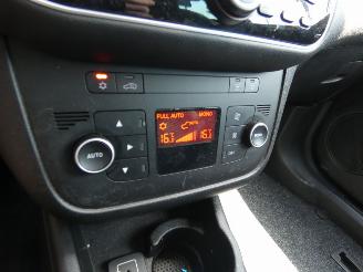 Fiat Punto 1.3 M-Jet Lounge picture 18