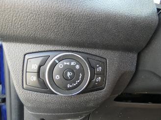 Ford Transit Courier Van 1.5 TDCI Limited Duratorq S&S picture 13