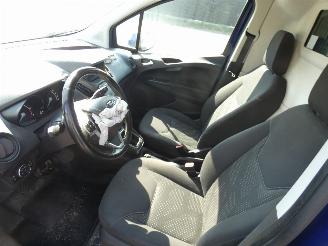 Ford Transit Courier Van 1.5 TDCI Limited Duratorq S&S picture 11