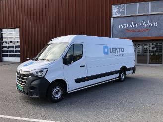 damaged commercial vehicles Renault Master L4H2 2022/9