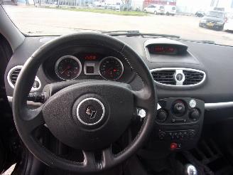 Renault Clio III (BR/CR) Hatchback 1.2 16V 75 (D4F-740(D4F-D7)) [55kW] picture 6