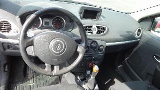 Renault Clio III Grandtour 1.2 (D4F D7) 55 KW 5 BAK picture 5