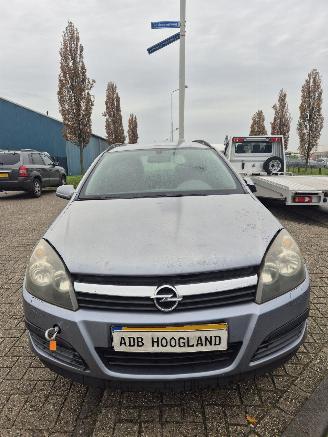 Dezmembrări autoturisme Opel Astra H SW (L35) Combi 1.6 16V Twinport (Z16XEP(Euro 4)) [77kW] 2005/1
