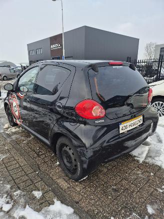 Toyota Aygo (B10) Hatchback 1.0 12V VVT-i (1KR-FE) [50kW] picture 3