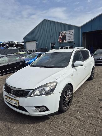 Kia Cee d Sporty Wagon (EDF) Combi 1.4 16V (G4FA) [66kW] 5-BAK picture 2