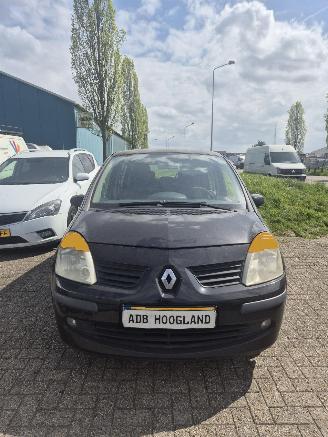 Vrakbiler auto Renault Modus (JP) MPV 1.2 16V (D4F-740(D4F-D7)) [55kW] 5-BAK 2004/1
