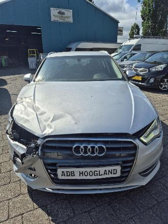 Uttjänta bilar auto Audi A3 Sportback (8V1/8VK) 1.4 TFSI 16V Hatchback, 2Dr, Benzine, 1.395cc, 90kW (122pk), FWD, CXSA, 6-BAK 2013/1