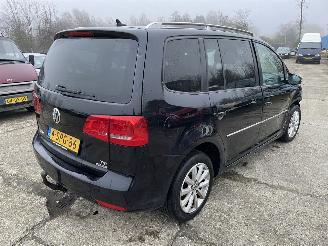 skadebil auto Volkswagen Touran (1T3) MPV 1.2 TSI (CBZB) 2013/11