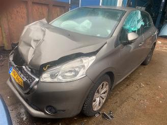  Peugeot 208 208 I (CA/CC/CK/CL) Hatchback 1.2 Vti 12V PureTech 82 (EB2F(HMZ)) [60kW] 2013/12