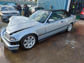 Schadeauto BMW 3-serie 318i E36 Cabriolet 85kw 1998/6
