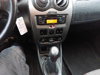 Dacia Duster Duster (HS) SUV 1.6 16V (K4M-690(K4M-F6 picture 8