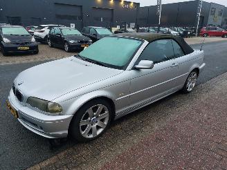 Schadeauto BMW 3-serie 3 serie (E46/2C) Cabrio 323 Ci 24V 2000/4