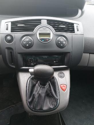 Renault Scenic Scénic II (JM) MPV 1.6 16V picture 8