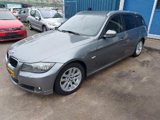Vaurioauto  passenger cars BMW 3-serie 3 serie Touring (E91) Combi 320d 16V Corporate Lease 2011/9