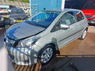 skadebil auto Toyota Yaris Yaris III (P13) Hatchback 1.33 16V 2011/12