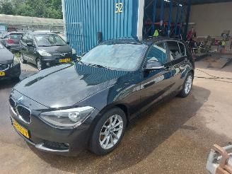Unfallwagen BMW 1-serie 1 serie (F20) Hatchback 5-drs 116d 1.6 16V 2013/1