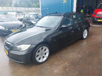 damaged passenger cars BMW 3-serie 3 serie Touring (E91) Combi 318i 16V 2006/8
