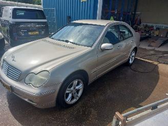 škoda osobní automobily Mercedes C-klasse C (W203) Sedan 2.0 C-180 16V 2002/1