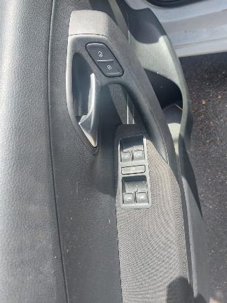 Volkswagen Polo Polo V (6R) Hatchback 1.4 TDI picture 7