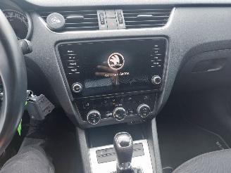 Skoda Octavia Octavia (5EAA) Liftback 1.6 TDI 16V picture 10