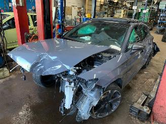 Damaged car Cupra Leon Leon (KLCB) Hatchback 2.0 VZ 16V 2022/1